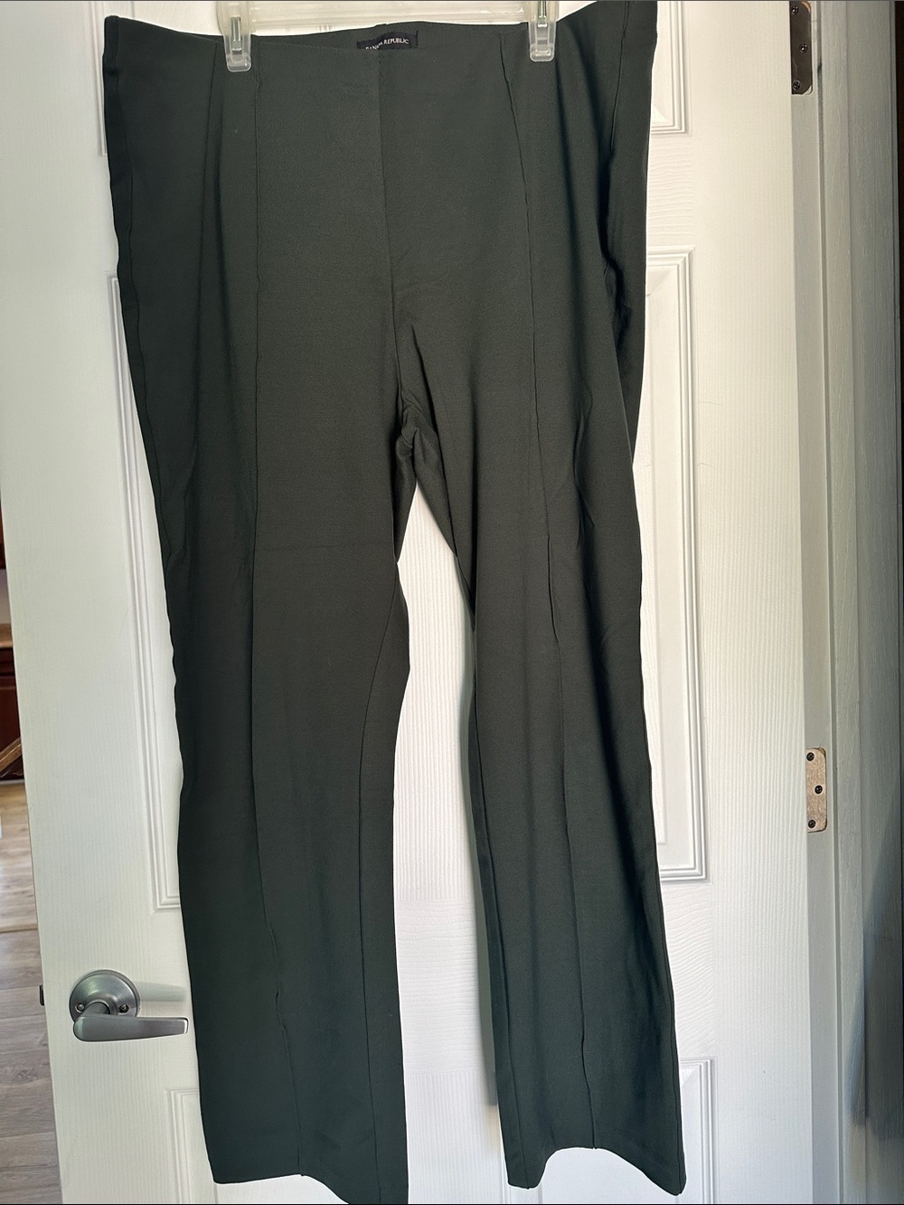 Banana Republic Women's Olive Green Straight-Leg Trousers